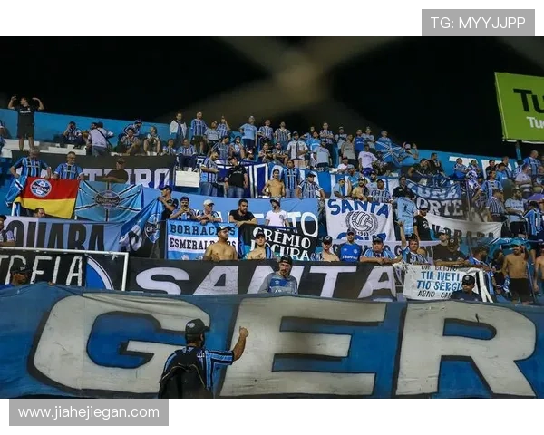 奥格斯堡俱乐部的崛起与挑战：德国足球的中坚力量之路