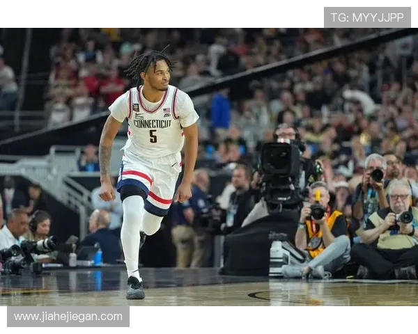 雄鹿队重建之路：全新阵容、年轻球员崛起与冠军梦想的交汇点