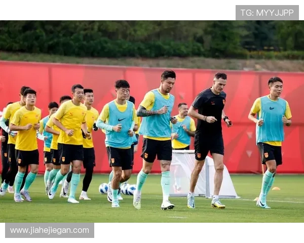 中国足球队备战世界杯预选赛 强化防守与进攻配合 力争小组出线