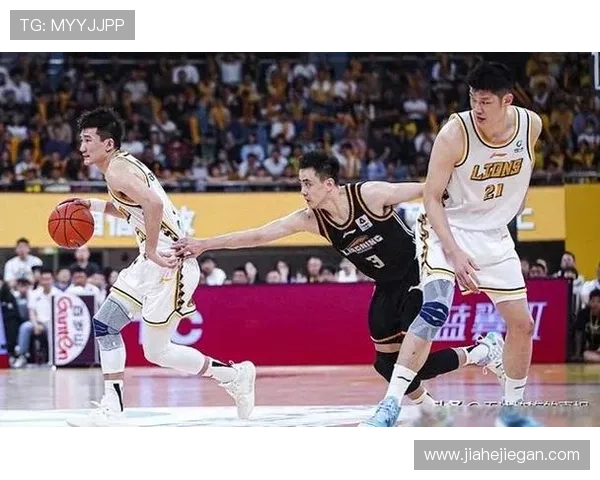 F1赛季精彩回顾：顶级车队激战正酣 新兴车手崭露头角