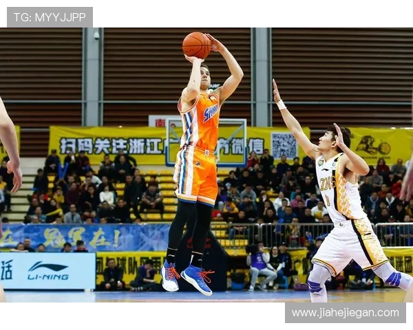 NBA新赛季焦点战况揭晓明星球员表现各异球队排名变动显著