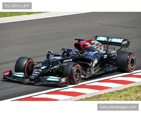 F1赛季关键转折点曝光车队格局与冠军争夺再起波澜新形势分析展望 F1赛季关键转折点曝光车队格局与冠军争夺再起波澜新形势分析展望