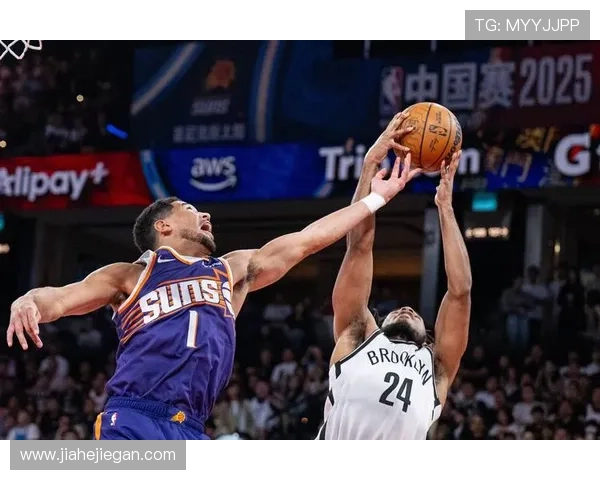 篮网签约全明星球员提升阵容实力，季前赛表现引发球迷热议