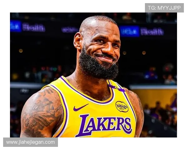 詹姆斯领衔湖人开启新赛季挑战 勇士和篮网期待突破重重困难